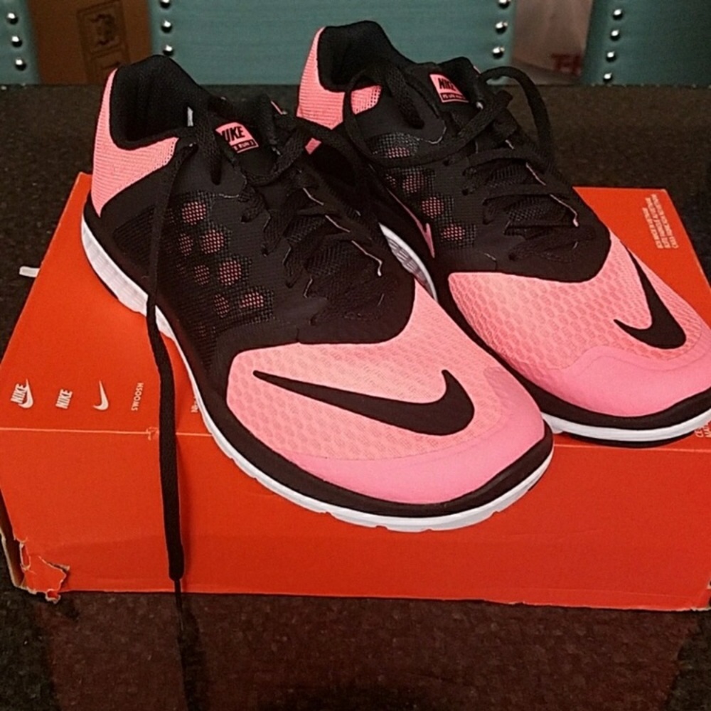 Nike FS lite run 3 lava & Black